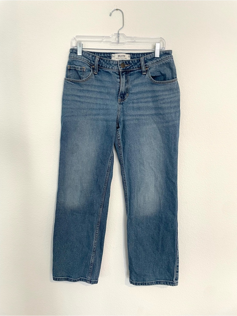 Hollister Low Rise Relaxed Straight Women's 28 Short Blue Jeans